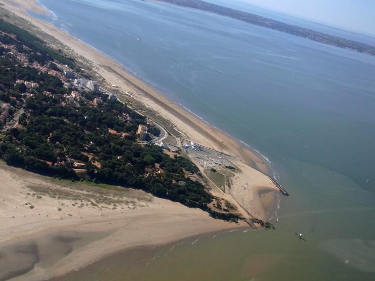 A la verticale du club nautique.