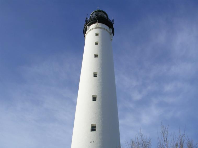 La rondeur du phare de Biarritz 