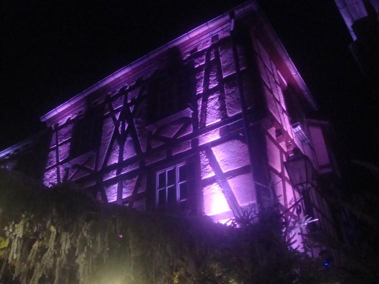 En Alsace, éclairage violet....