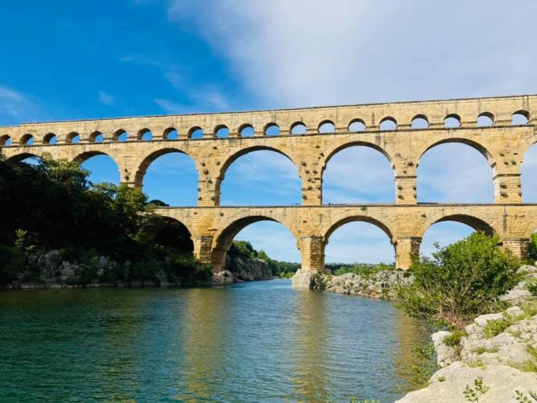 De merveilleuse horizontales sur le pont du Gard