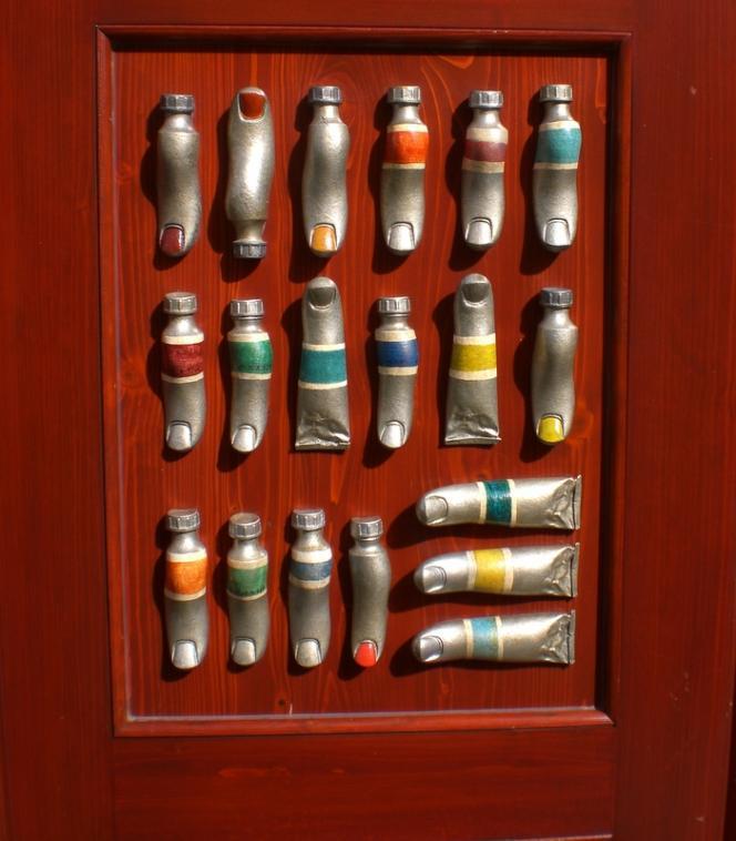 De curieux tubes de peinture 