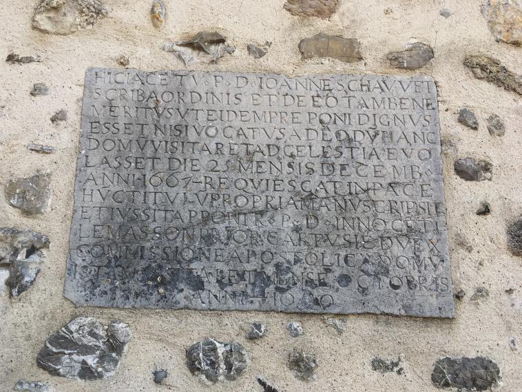 Pierre ancienne grave 