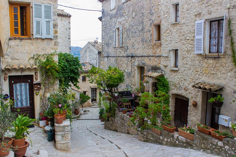 Le village de Carros (06)
