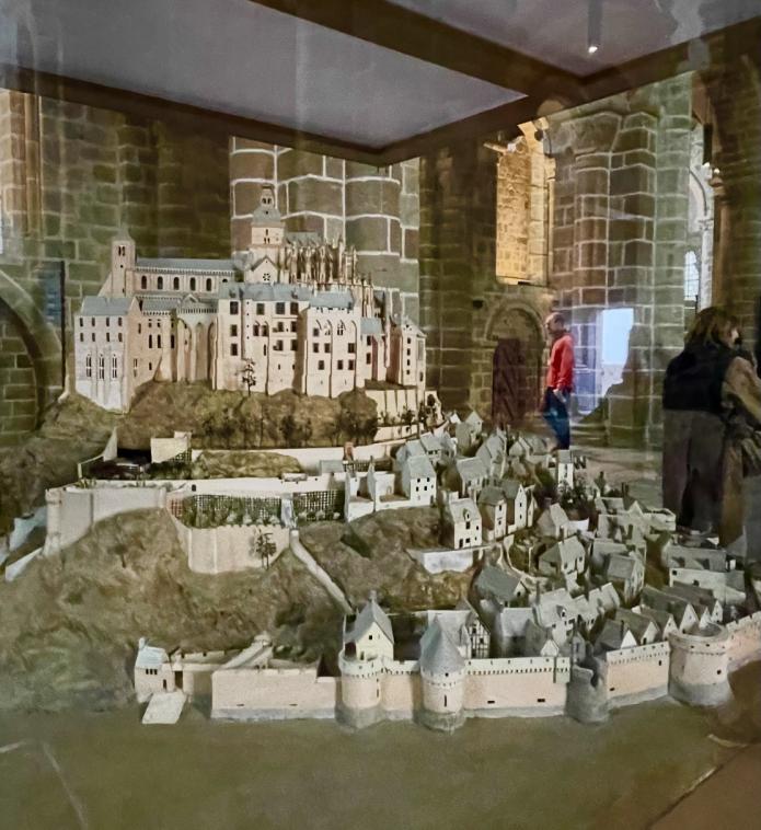 Le Mont Saint Michel au XIIVme sicle.