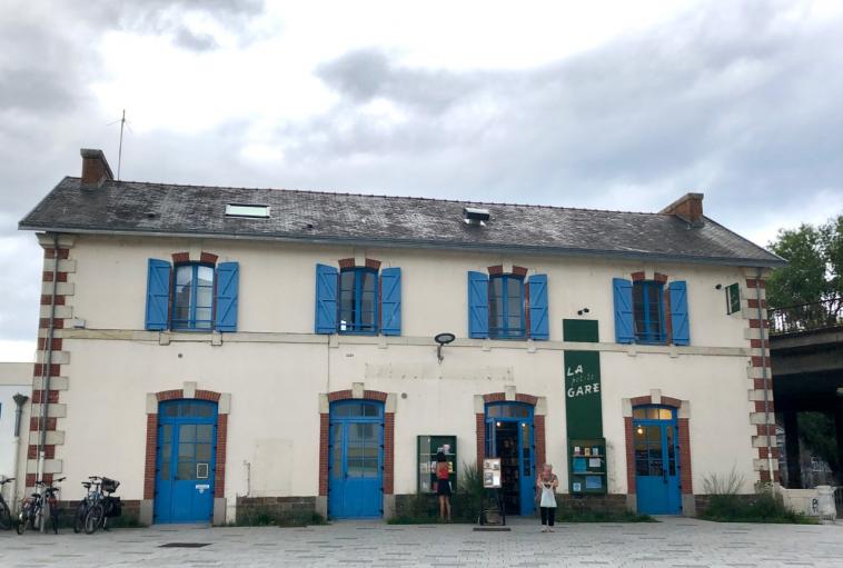 La gare est devenue librairie.