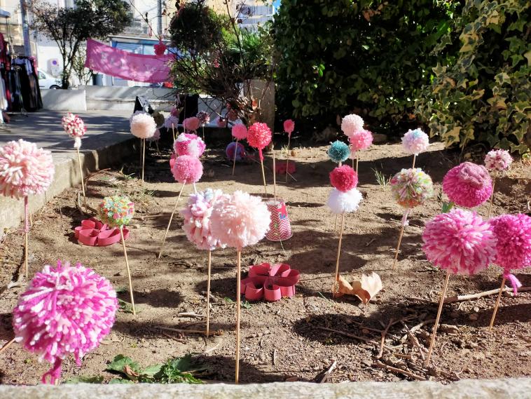 Fleurs de laine pour octobre rose