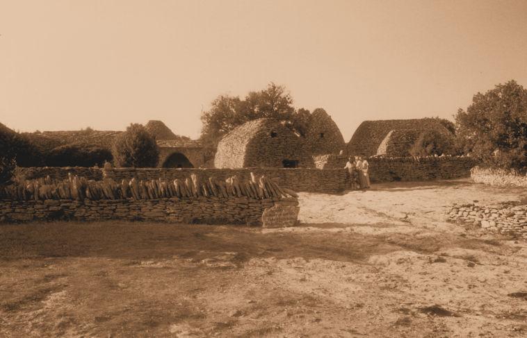 Le village Gaulois des Bories en 1988