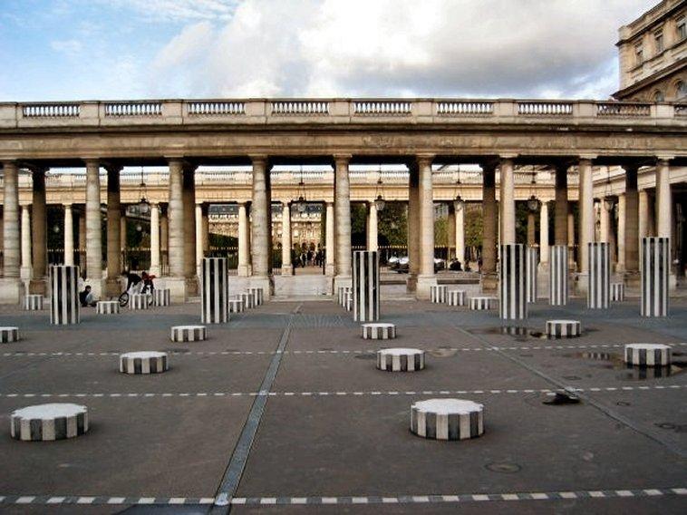 Place du Palais Royal formé par Buren