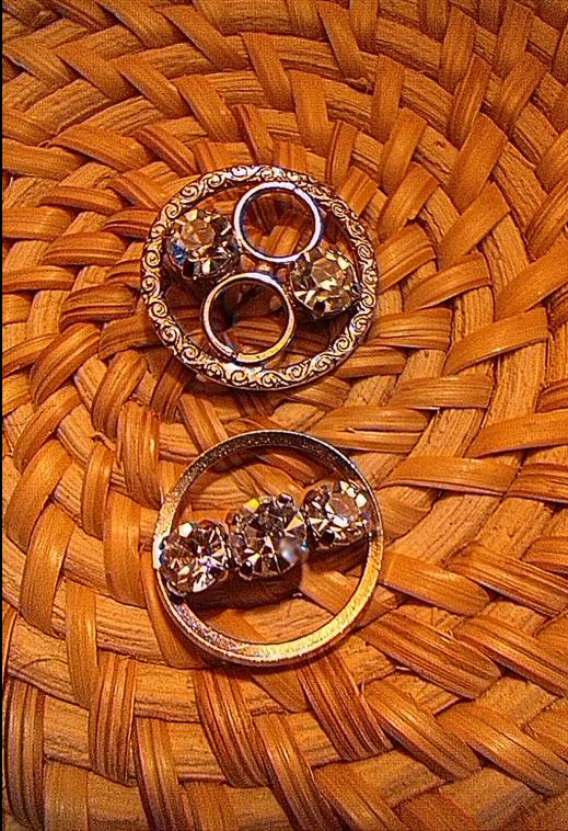 Boutons/diamants pour sorties habill�es