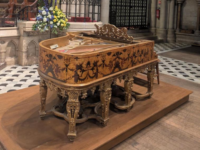Piano Steinway 