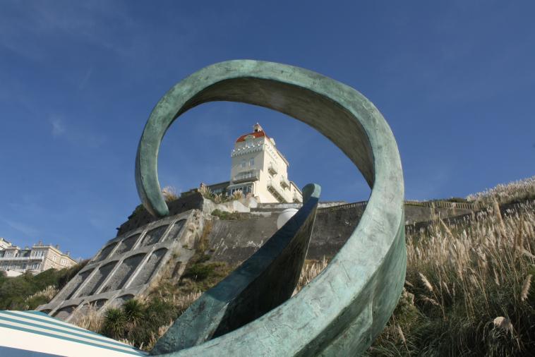 Hommage aux surfeurs