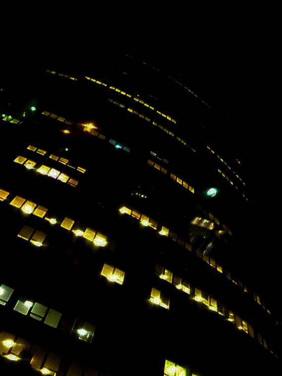 La Tour Montparnasse de nuit