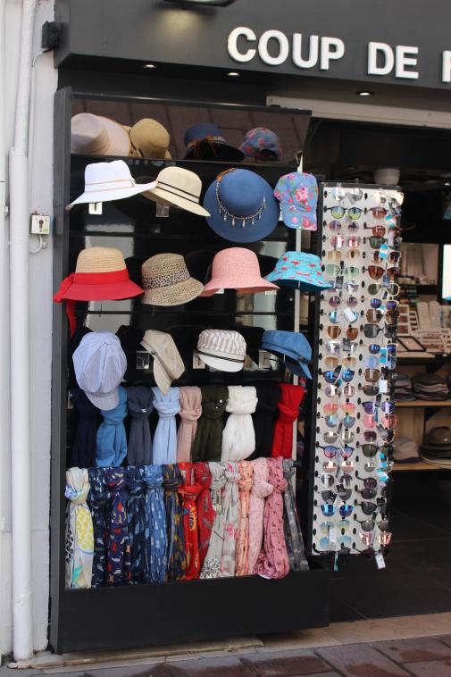 CHAPEAUX, LUNETTES DE SOLEIL ...