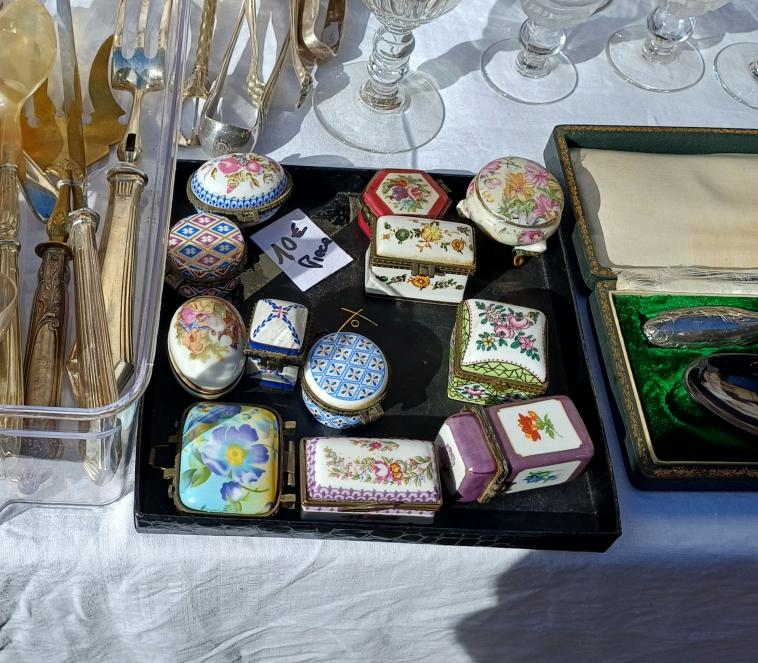 Dans une brocante