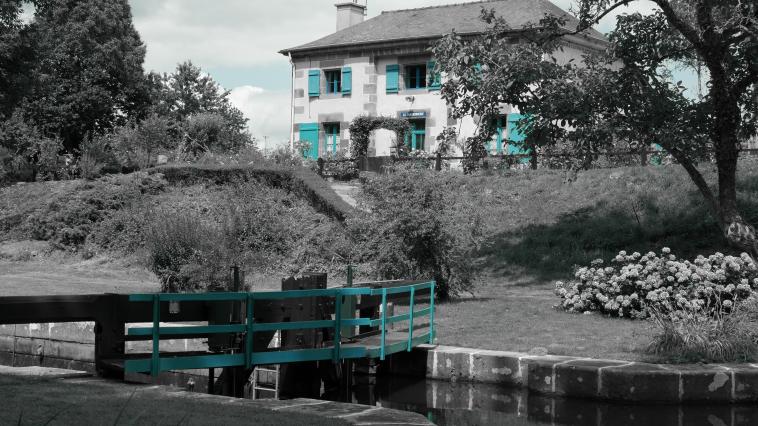 PONT D'ECLUSE (NOIR BLANC BLEU)