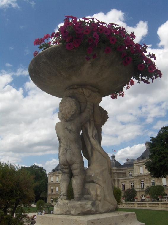 Petits Anges de pierre aux Tuileries...